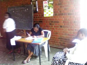 Mrs Bukombi lors du discours d'ouverture 