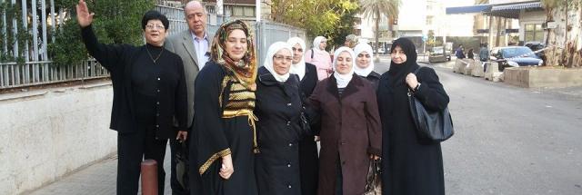 Syrian women arriving in Lebanon